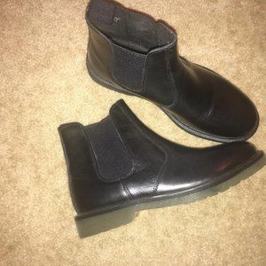 Black Chelsea Boots (Oaktrak)